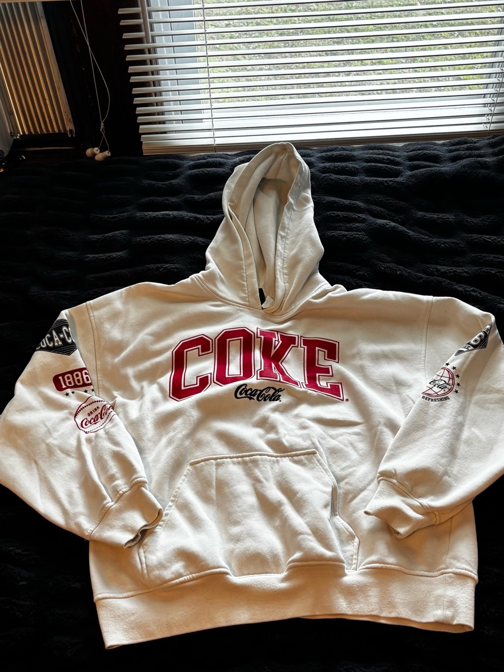 Coca Cola Men's White 'Coke' Logo Hoodie